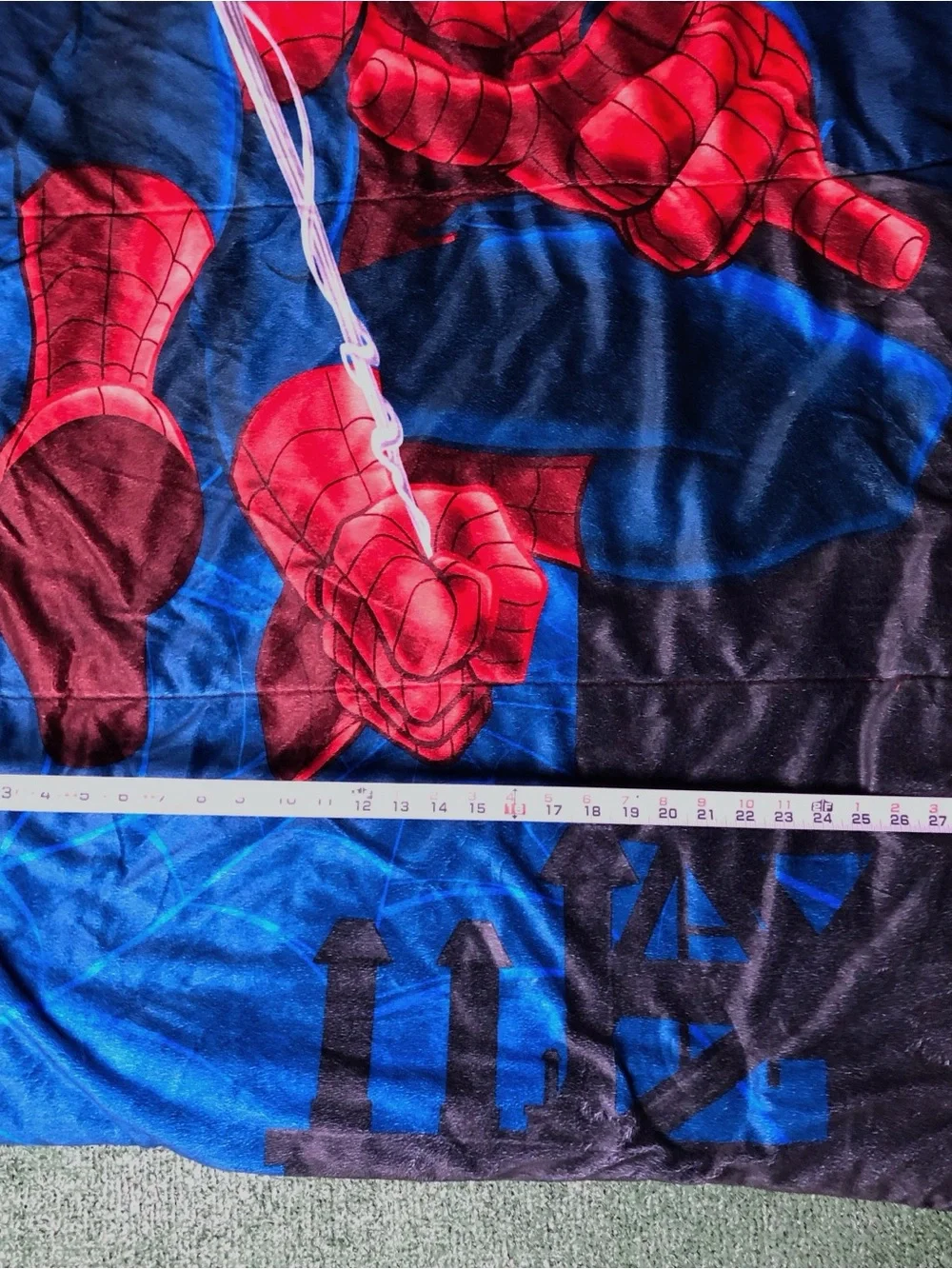 Marvel Spiderman kids deluxe plush sleeping bag 52” X 29”
